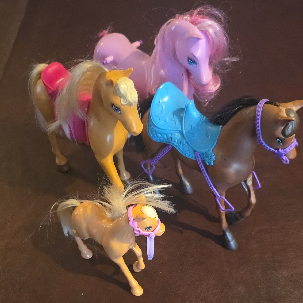 Kids Toy Horse Playset - Pink, Blue, Brown, Tan